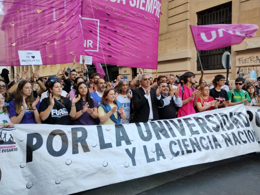 La Marcha Federal Universitaria copó las calles de Rosario: educación y futuro en juego